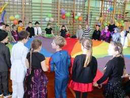 b_1024_768_0_00_images_2023_2024_WYDARZENIA_Choinka_418430907_840202344574382_6431130598161341496_n